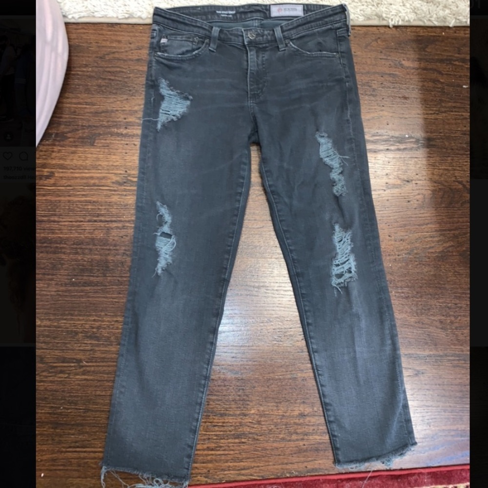 Black mid rise, skinny ripped jeans